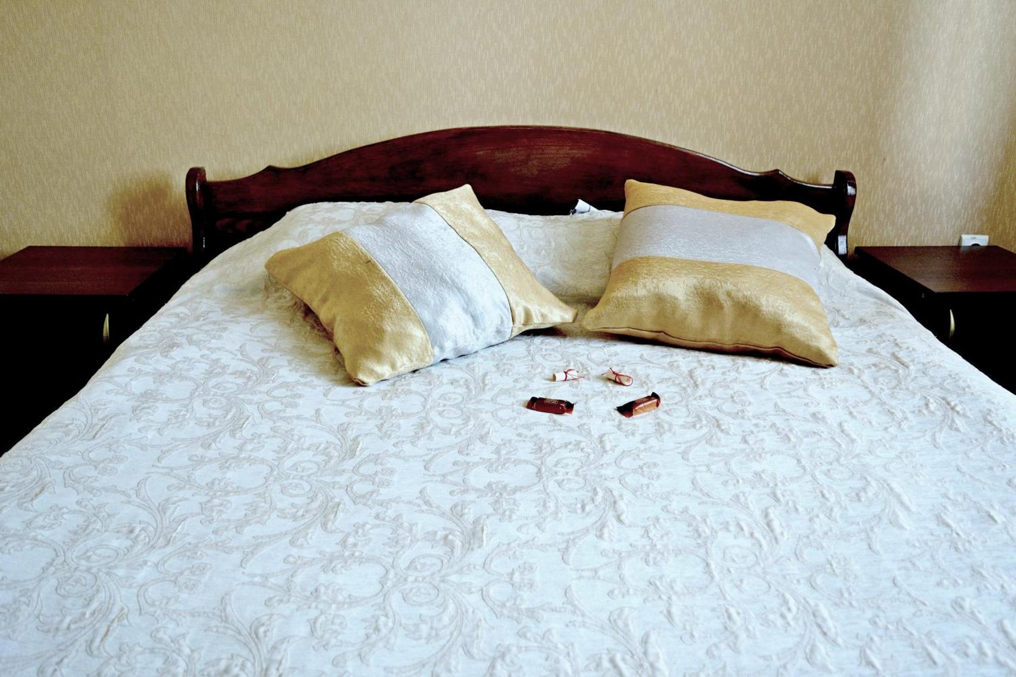 Argo Hotell Lviv Exteriör bild